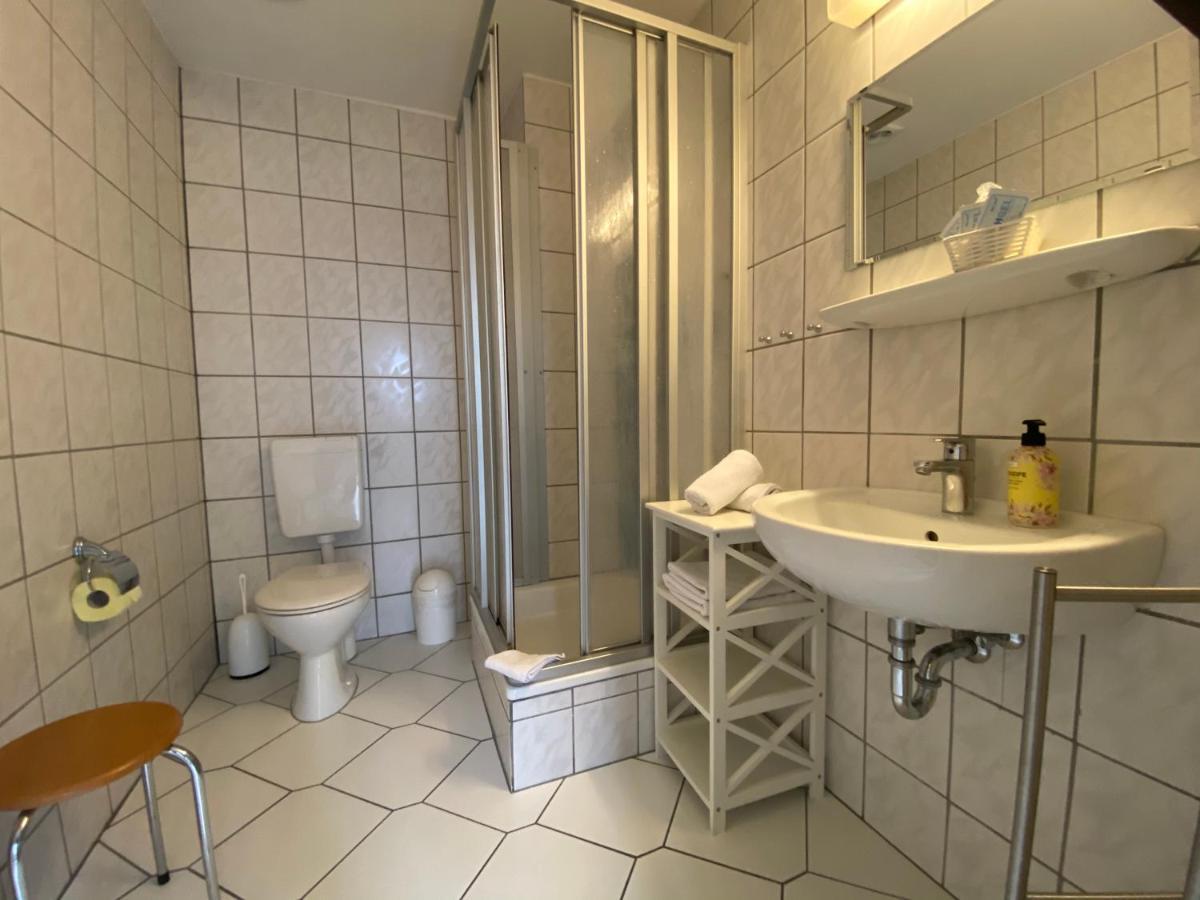 Pension Zum Blumchen シュヴェリーン エクステリア 写真